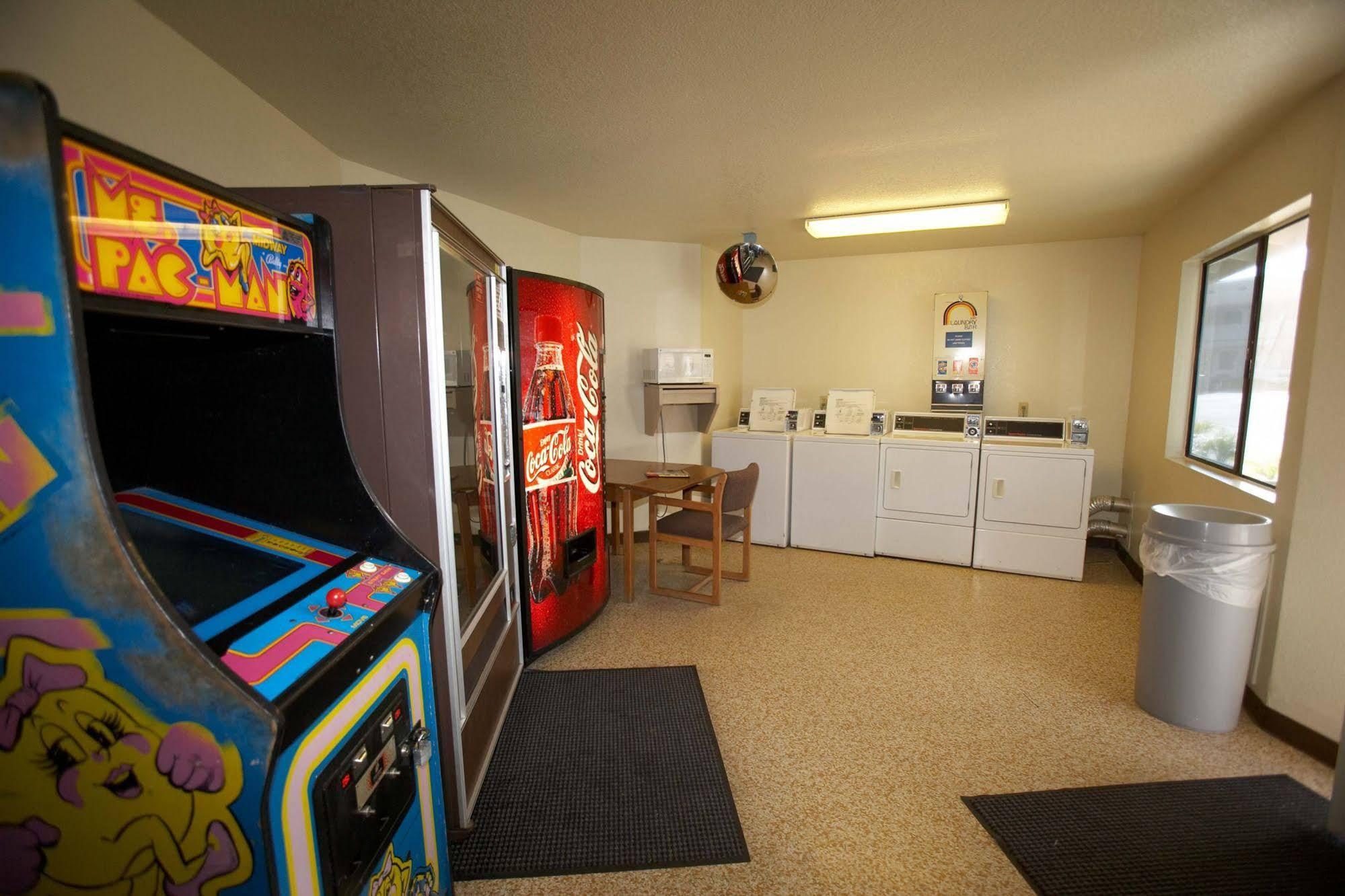 Days Inn By Wyndham Arroyo Grande Pismo Beach エクステリア 写真